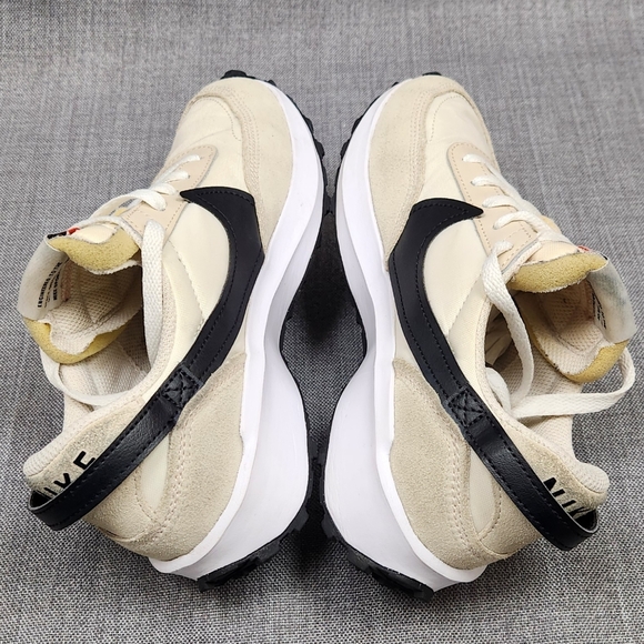 Nike Debut Sanddrift/ Black Waffle Suede Athletic Sneakers.6.5. - Picture 8 of 11